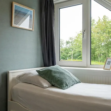 Mosselbank 93 - Noordzeepark Ouddorp, With Private Front And Back Garden Near The - Not For Companies