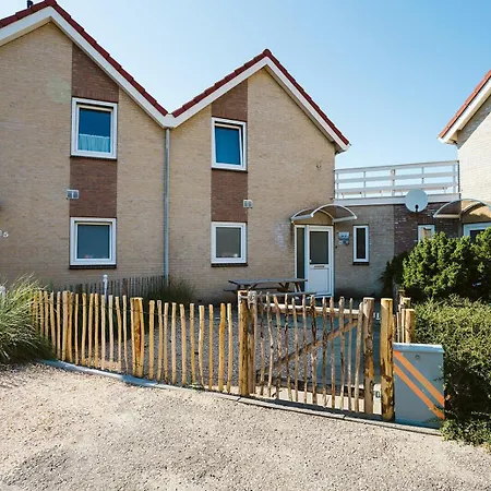 Mosselbank 93 - Noordzeepark Ouddorp, With Private Front And Back Garden Near The - Not For Companies *