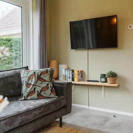 Mosselbank 93 - Noordzeepark Ouddorp, With Private Front And Back Garden Near The - Not For Companies *