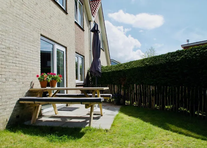 Mosselbank Beachside Retreat: Private Gardens Near Noordzeepark Holiday home Ouddorp