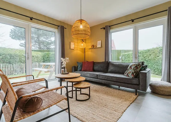 Mosselbank Beachside Retreat: Private Gardens Near Noordzeepark Ouddorp