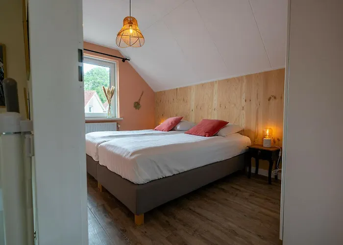 Mosselbank Beachside Retreat: Private Gardens Near Noordzeepark