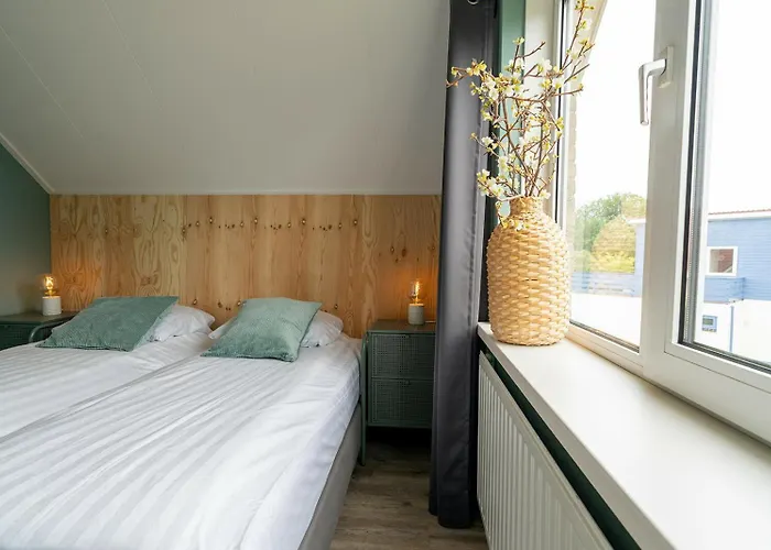 Mosselbank Beachside Retreat: Private Gardens Near Noordzeepark *