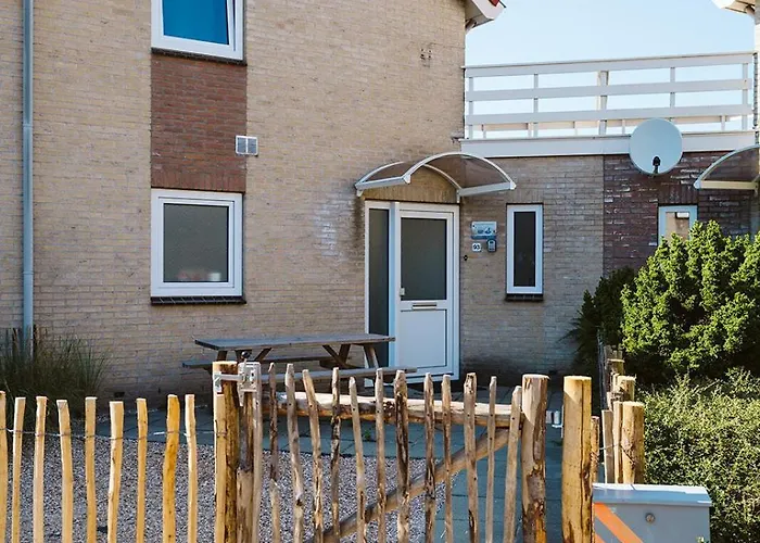 Mosselbank 93 - Noordzeepark Ouddorp, With Private Front And Back Garden Near The - Not For Companies Casa de Férias