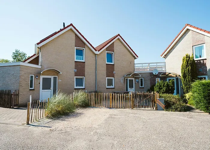 Mosselbank Beachside Retreat: Private Gardens Near Noordzeepark Holiday home Ouddorp