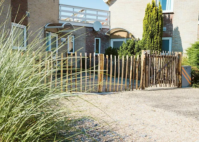 Casa de Férias Mosselbank 93 - Noordzeepark Ouddorp, With Private Front And Back Garden Near The - Not For Companies Ouddorp