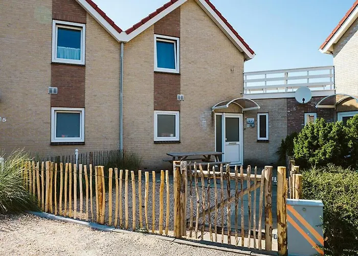 Mosselbank Beachside Retreat: Private Gardens Near Noordzeepark *