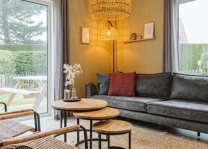 Mosselbank Beachside Retreat: Private Gardens Near Noordzeepark